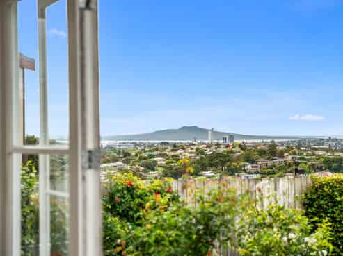 2/349 Glenfield Road, Glenfield