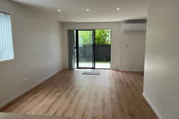 2/28 Croydon Road, New Lynn