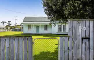 202 Egmont Street, Patea