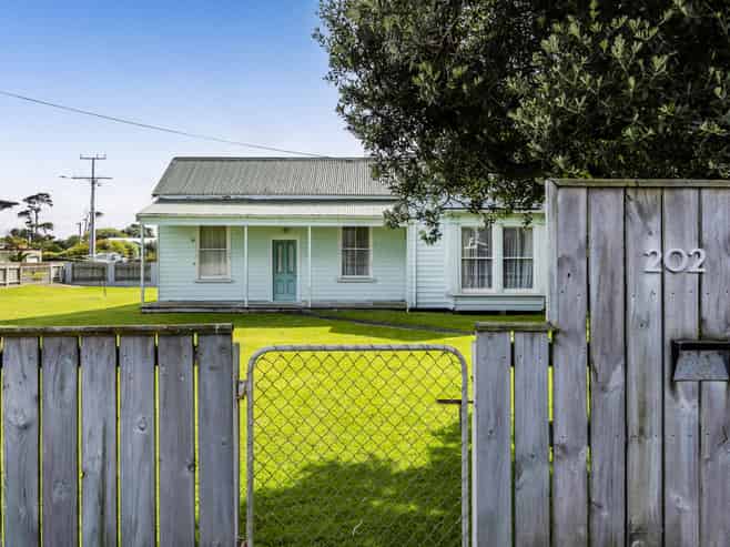 202 Egmont Street, Patea