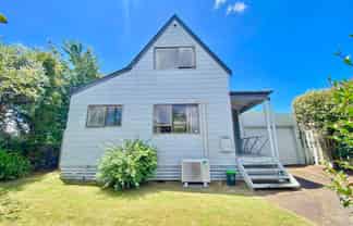 243A St Andrews Road, Epsom