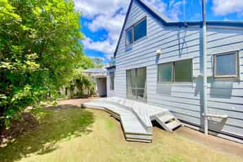 243A St Andrews Road, Epsom