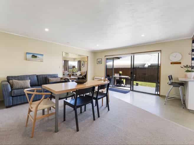 52 Aldinga Avenue, Stoke