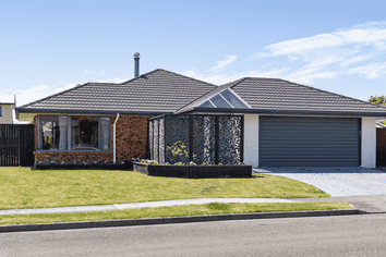 52 Aldinga Avenue, Stoke