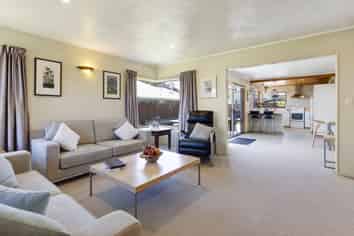 52 Aldinga Avenue, Stoke