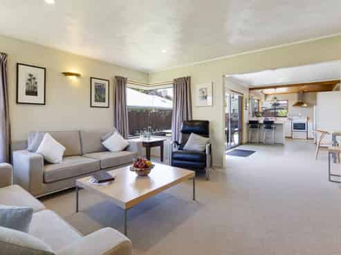 52 Aldinga Avenue, Stoke