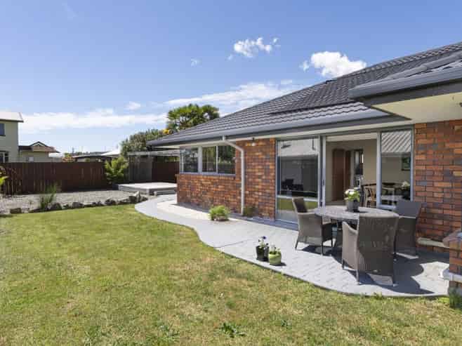 52 Aldinga Avenue, Stoke