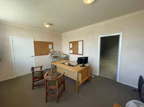 Prime 188sqm industrial unit