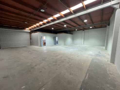 Prime 188sqm industrial unit