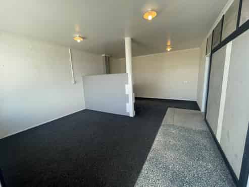 Prime 188sqm industrial unit