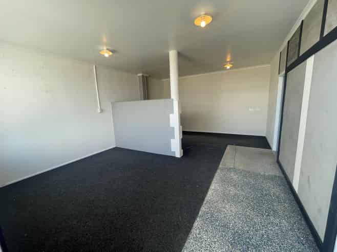 Prime 188sqm industrial unit