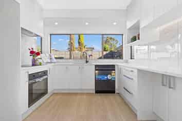 2/258 Great South Road, Manurewa