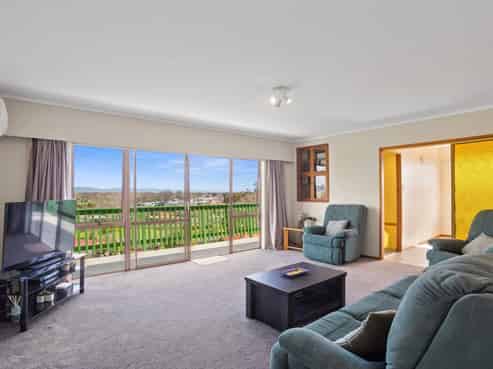 8 De Castro Street, Paeroa