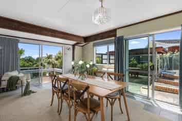 18 Chevron Drive, Bellevue