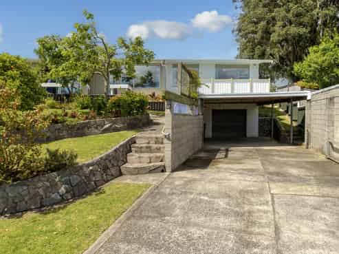 18 Chevron Drive, Bellevue