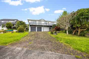 8 Forsythe Place, Massey