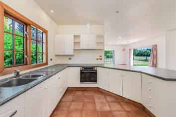 100 Brook St, Southbridge