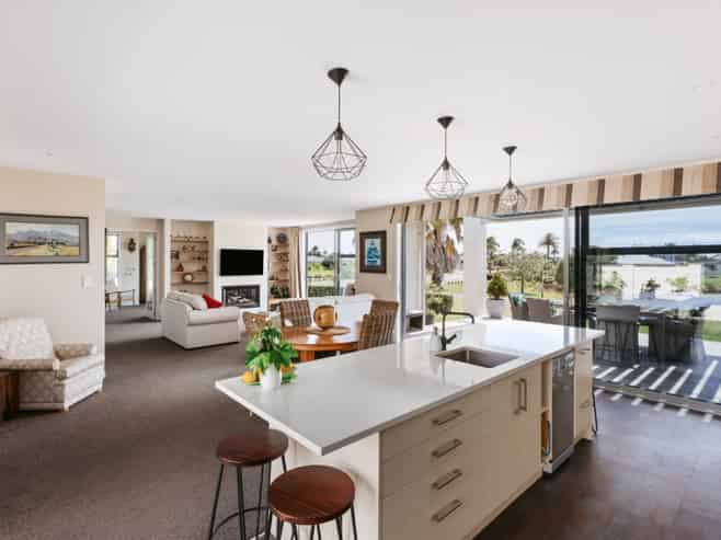 71 Palm Springs Boulevard, Papamoa