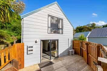 1/147 Spinella Drive, Bayview