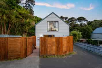 1/147 Spinella Drive, Bayview