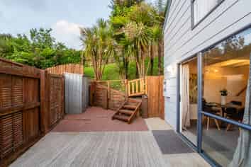 1/147 Spinella Drive, Bayview