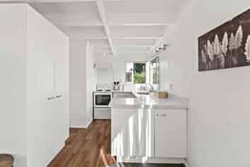 1/147 Spinella Drive, Bayview