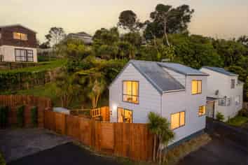 1/147 Spinella Drive, Bayview