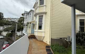 4 Myrtle Cres, Mount Cook