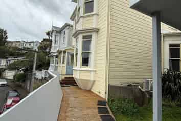 4 Myrtle Cres, Mount Cook