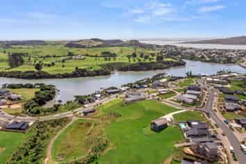 48 Rangitahi Road, Raglan