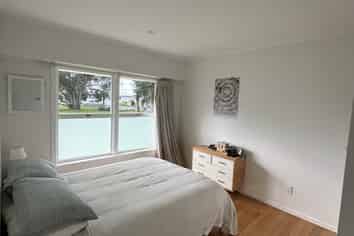 2/110 East Coast Road, Forrest Hill