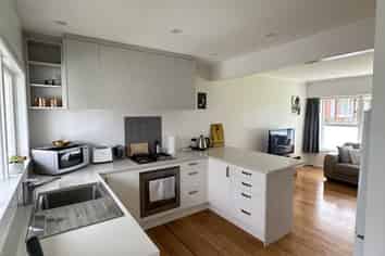 2/110 East Coast Road, Forrest Hill