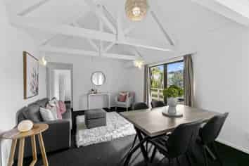 9 Ridd Crescent, Karori