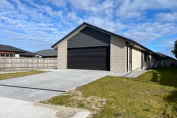 35 Shaw Road, Coastlands