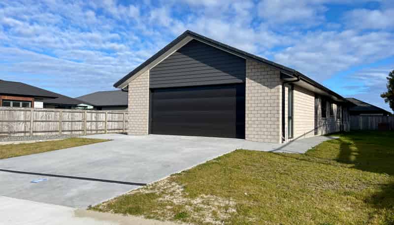 35 Shaw Road, Coastlands