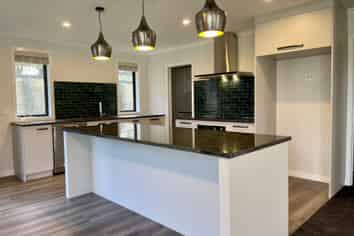 35 Shaw Road, Coastlands