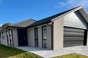 35 Shaw Road, Coastlands