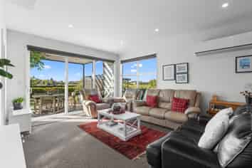 27 Dow Square, Wigram