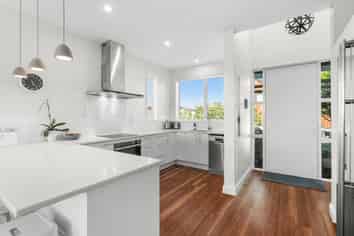 27 Dow Square, Wigram