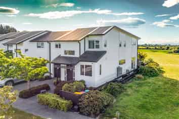 27 Dow Square, Wigram