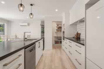 44 Inverness Drive, Pyes Pa