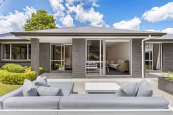 44 Inverness Drive, Pyes Pa