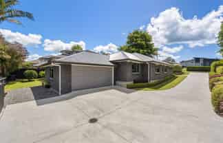 44 Inverness Drive, Pyes Pa