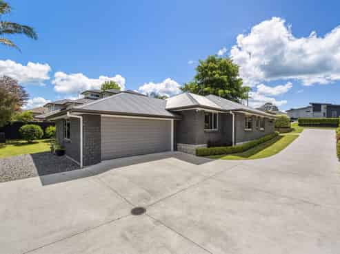 44 Inverness Drive, Pyes Pa