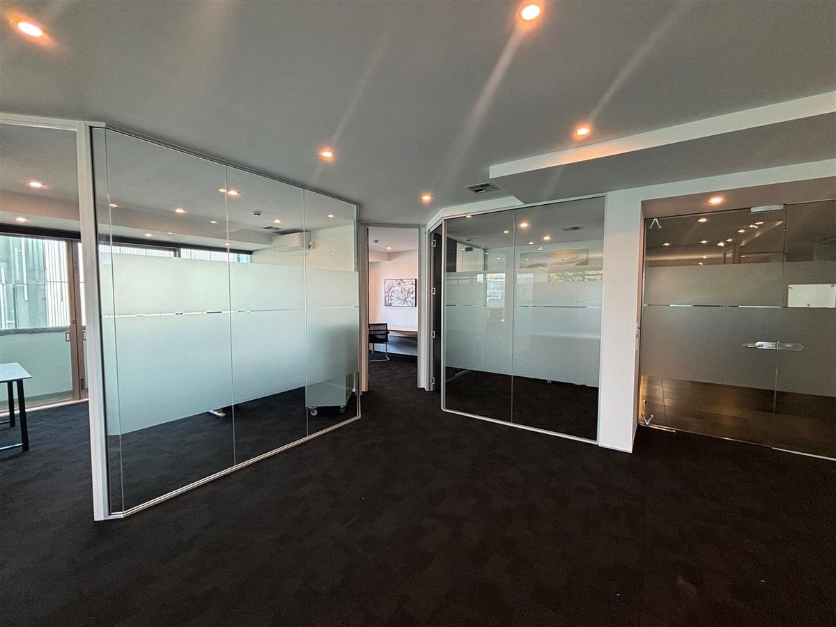 Prime Parnell Office with Deck - Widok 6