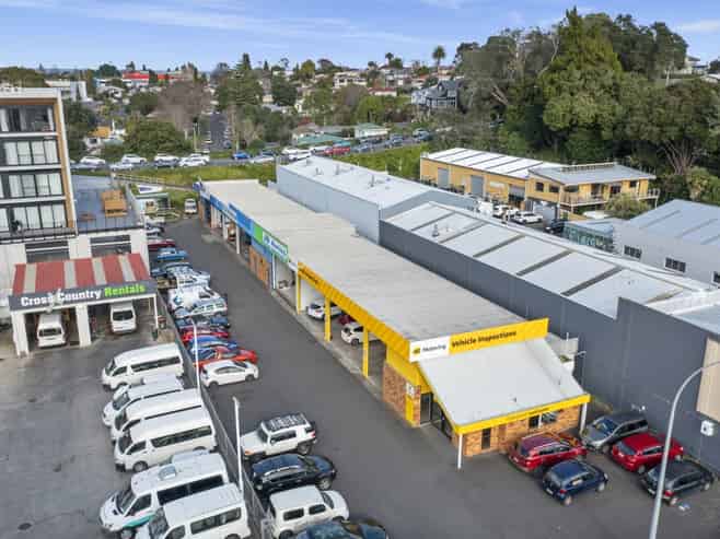 Road Frontage Workshop with Excellent Parking 