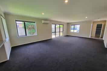 19 Buckingham Place, Springvale