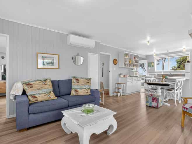 11 Kendale Drive, Matheson Bay, Leigh