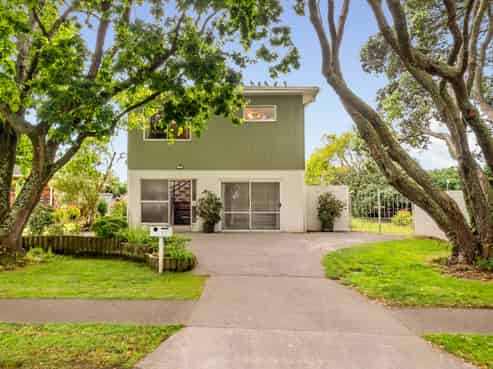 17 Waterlea Avenue, Mangere Bridge