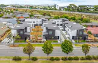 121C Lincoln Road, Addington